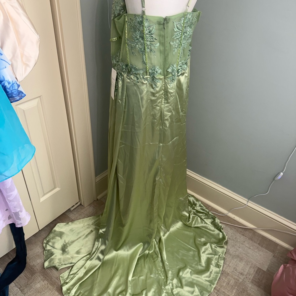 Green Lace Bodice Evening Gown - Picture 3 of 5